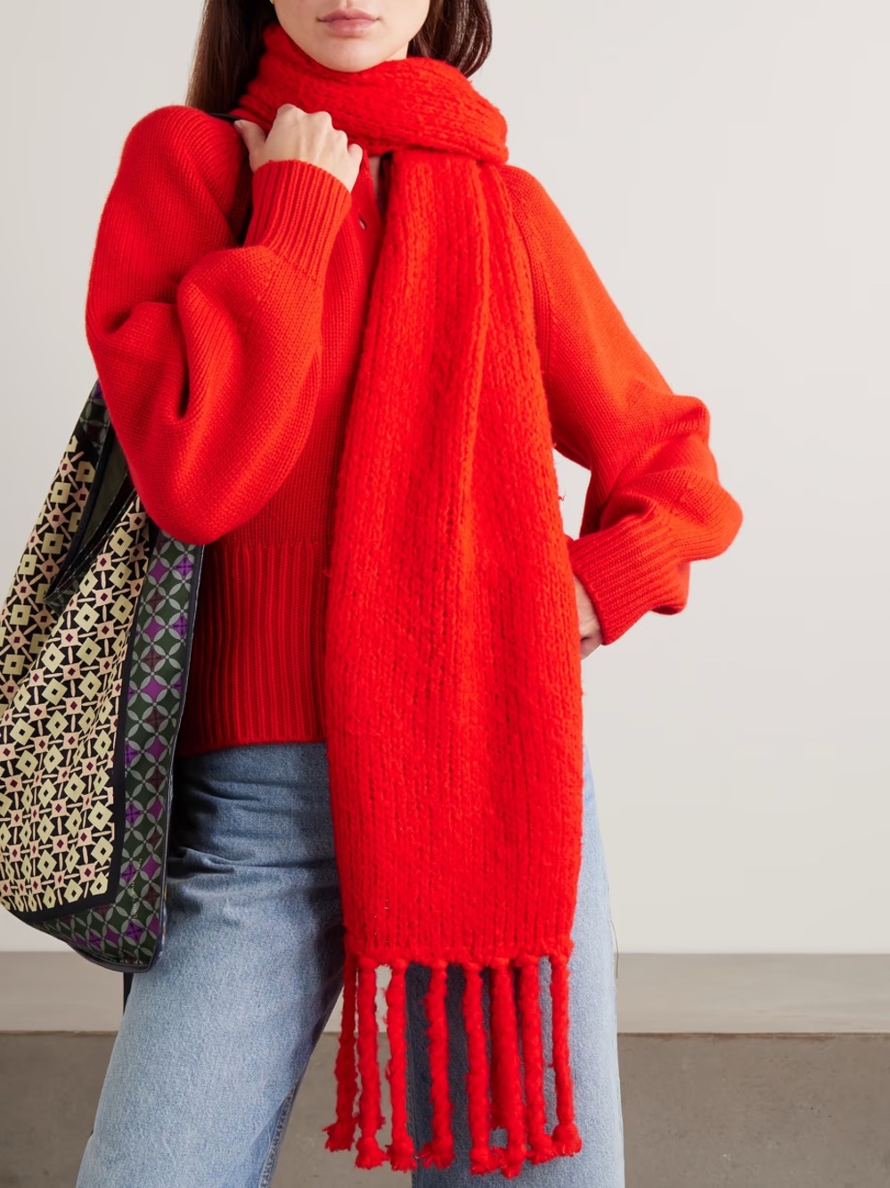 GUEST IN RESIDENCE
Cloud tasseled ribbed wool-blend scarf